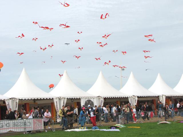 v27n_stands-dieppe08